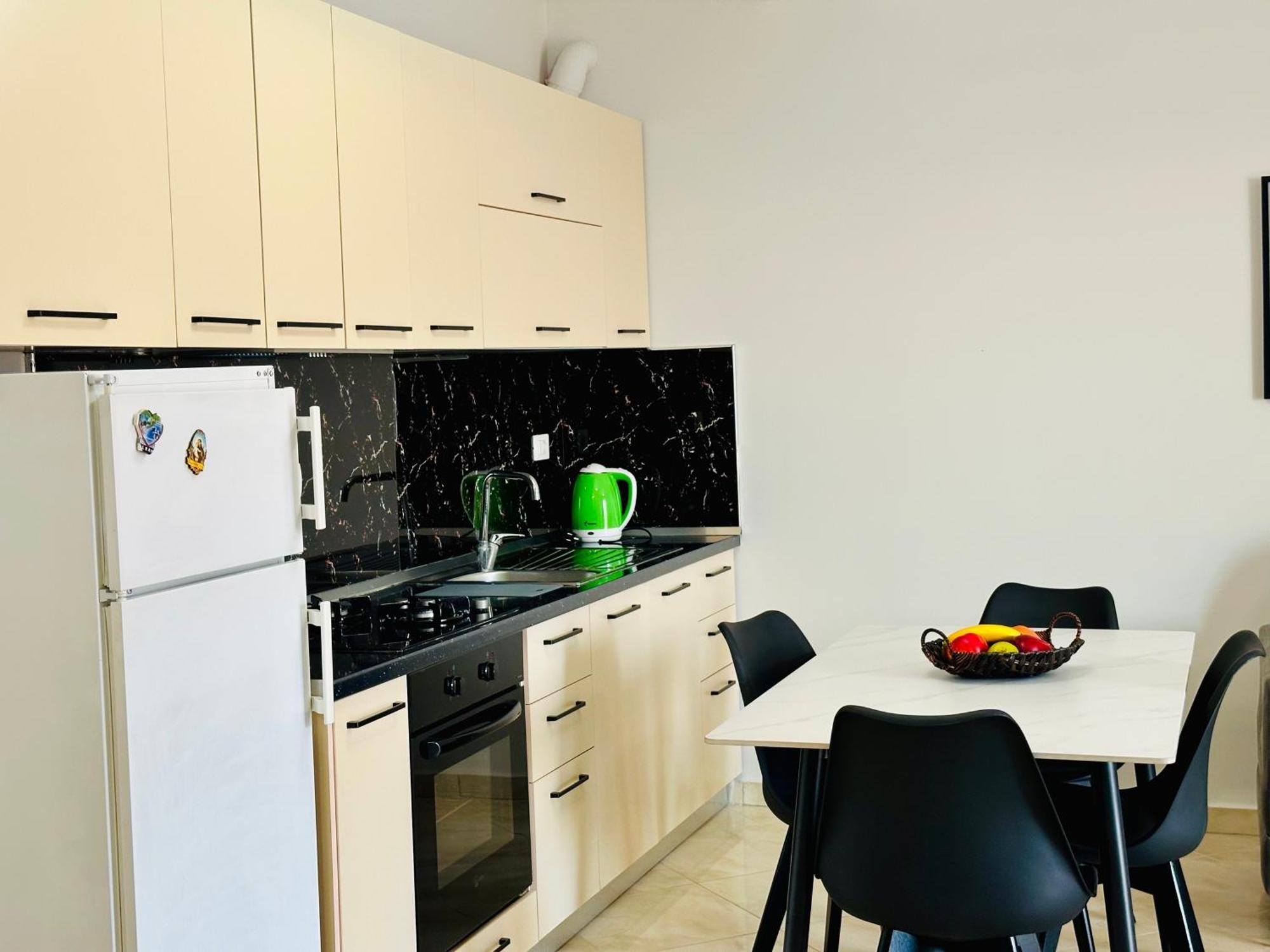 Jico Travel - Erjon Apartments Vlorë Værelse billede