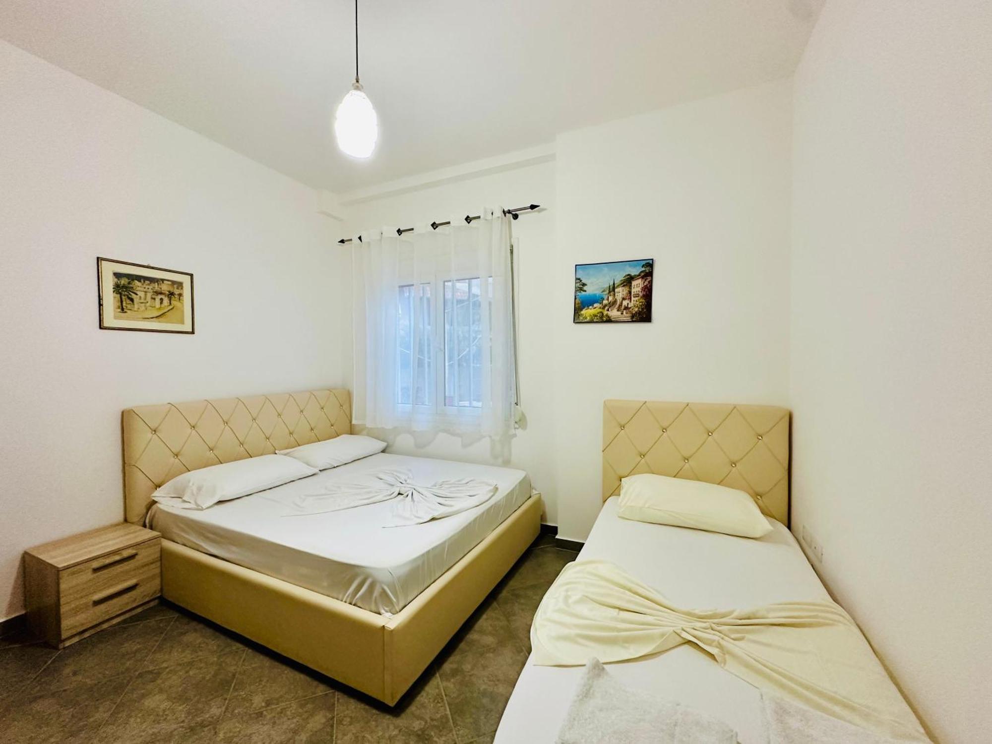 Jico Travel - Erjon Apartments Vlorë Værelse billede