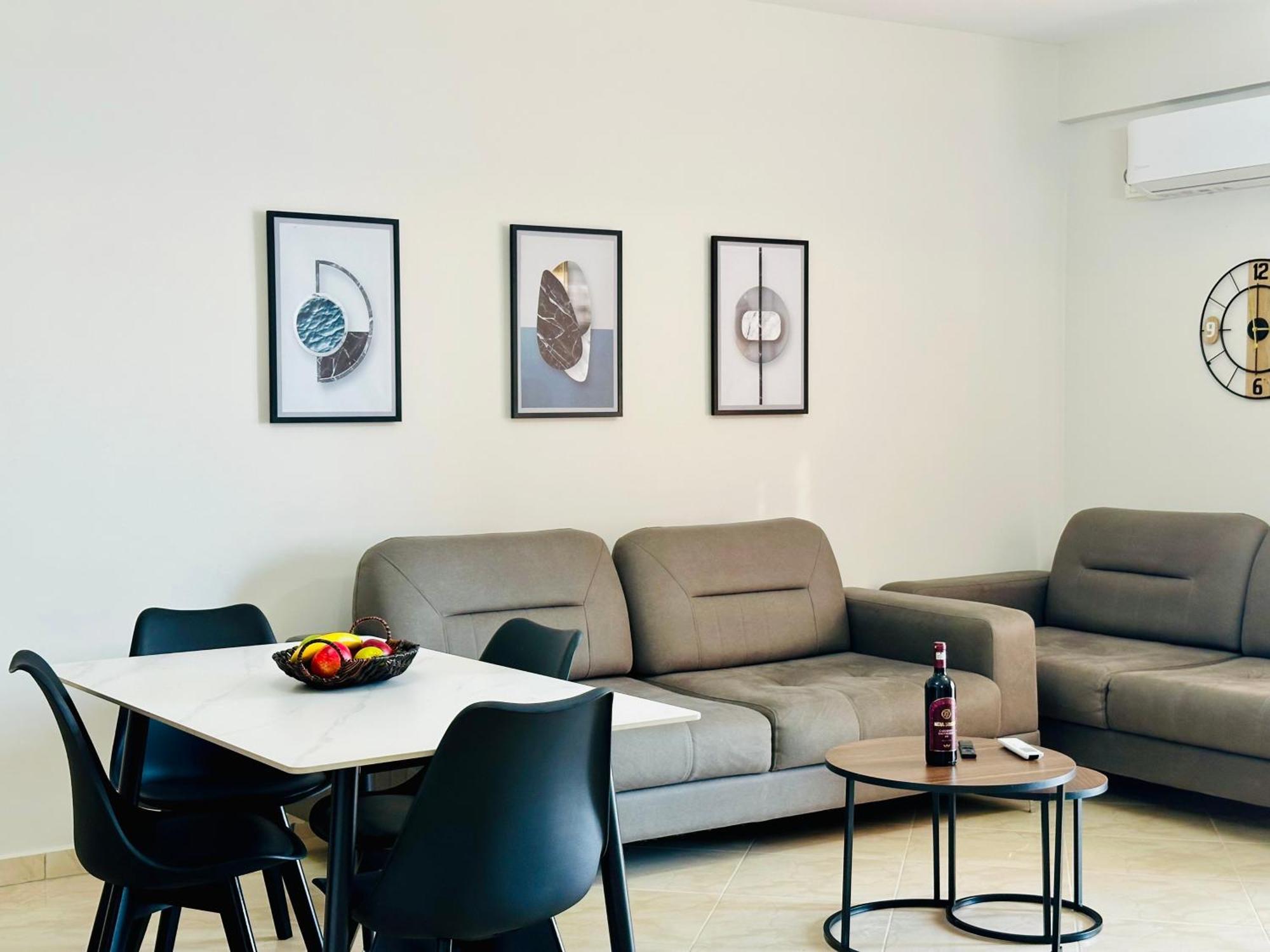 Jico Travel - Erjon Apartments Vlorë Værelse billede