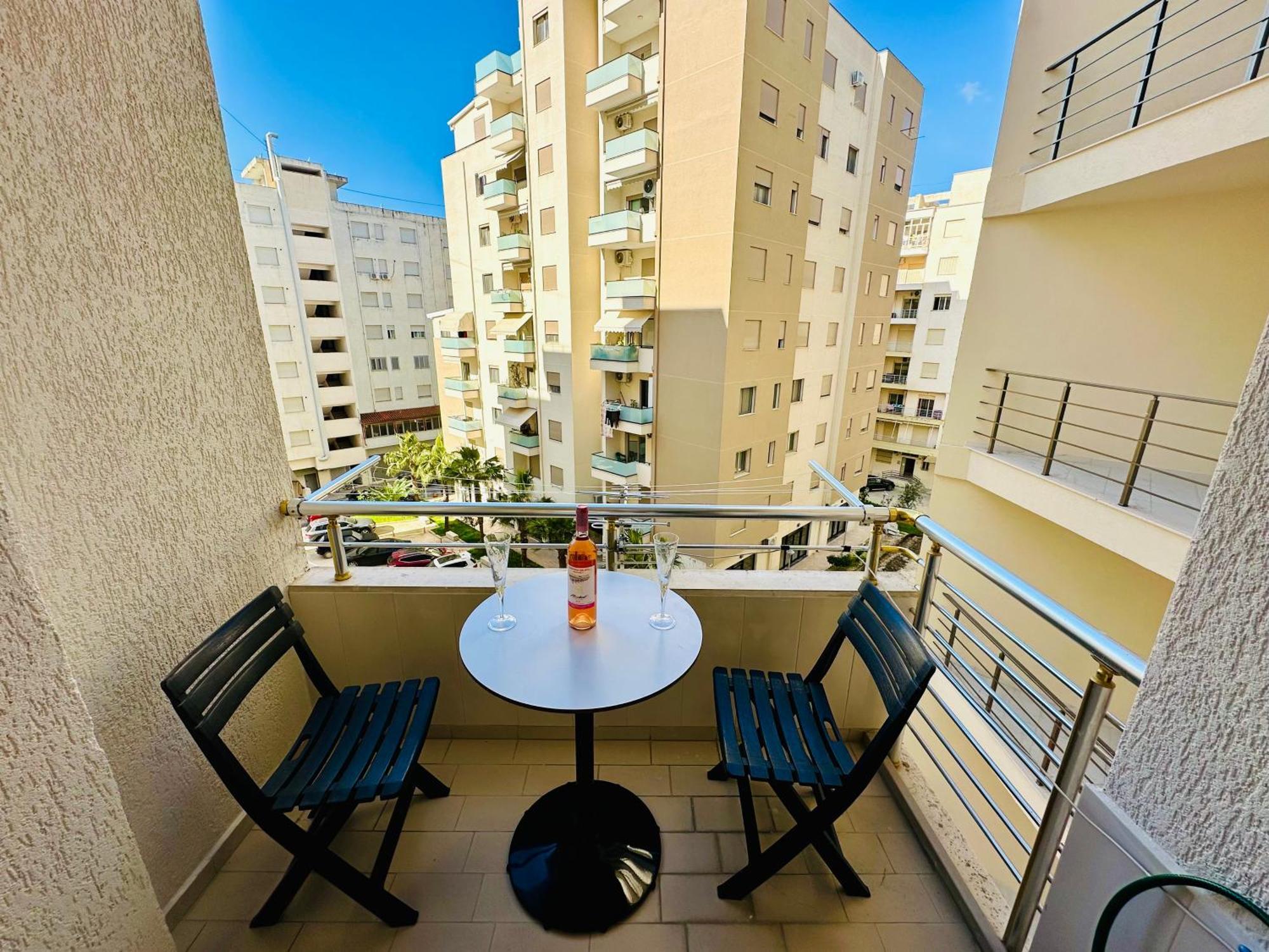 Jico Travel - Erjon Apartments Vlorë Værelse billede