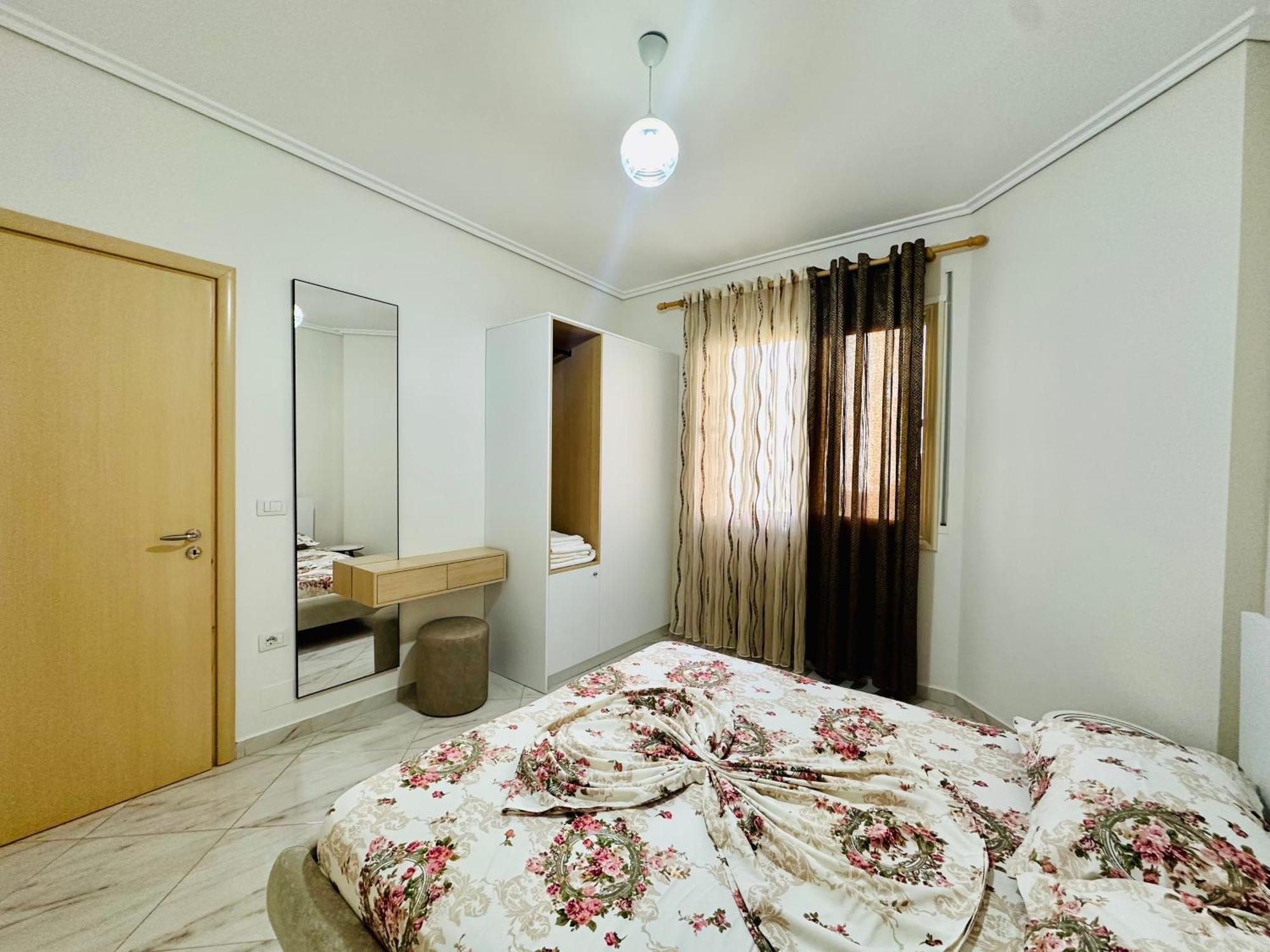 Jico Travel - Erjon Apartments Vlorë Eksteriør billede