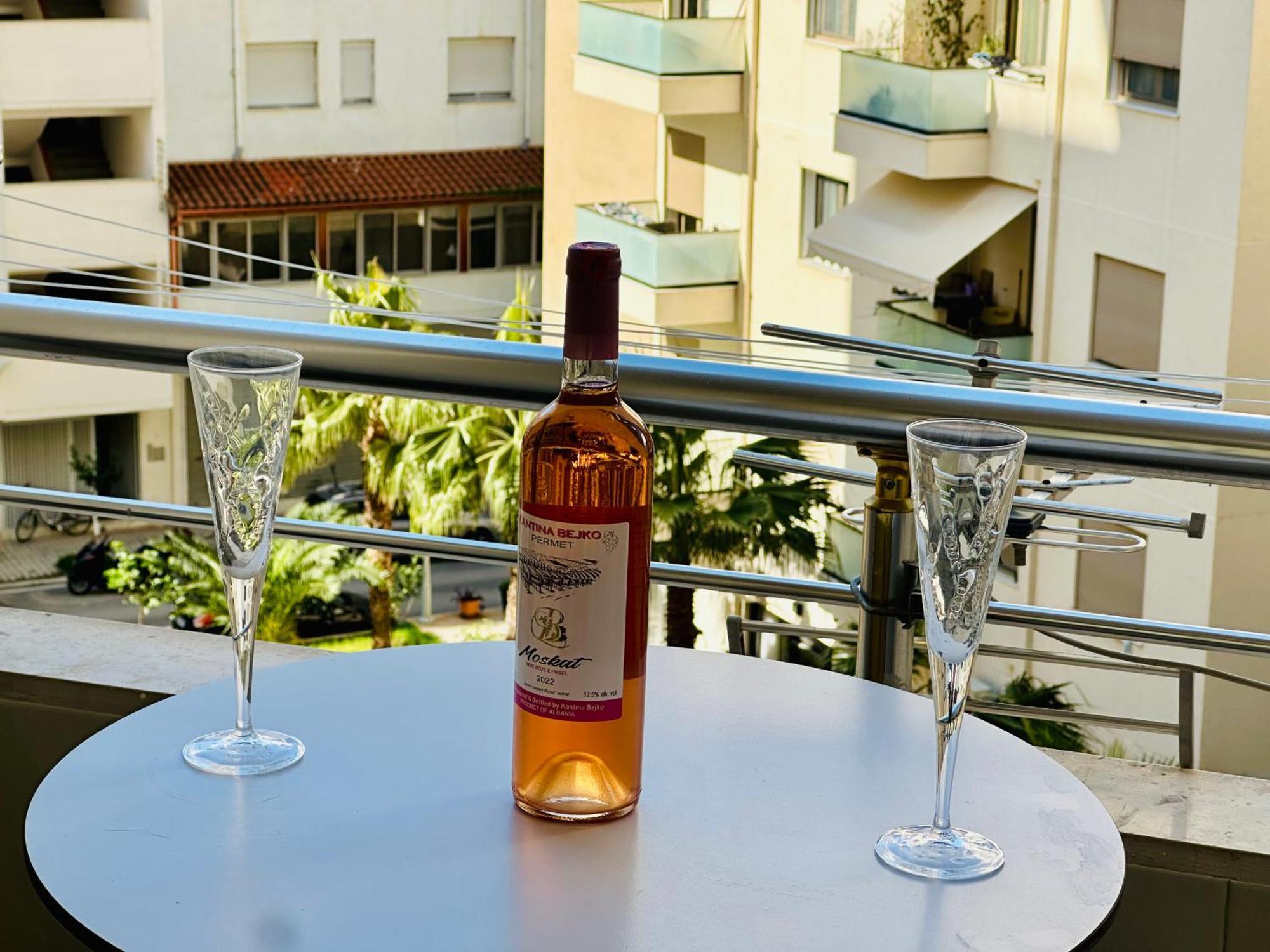 Jico Travel - Erjon Apartments Vlorë Eksteriør billede